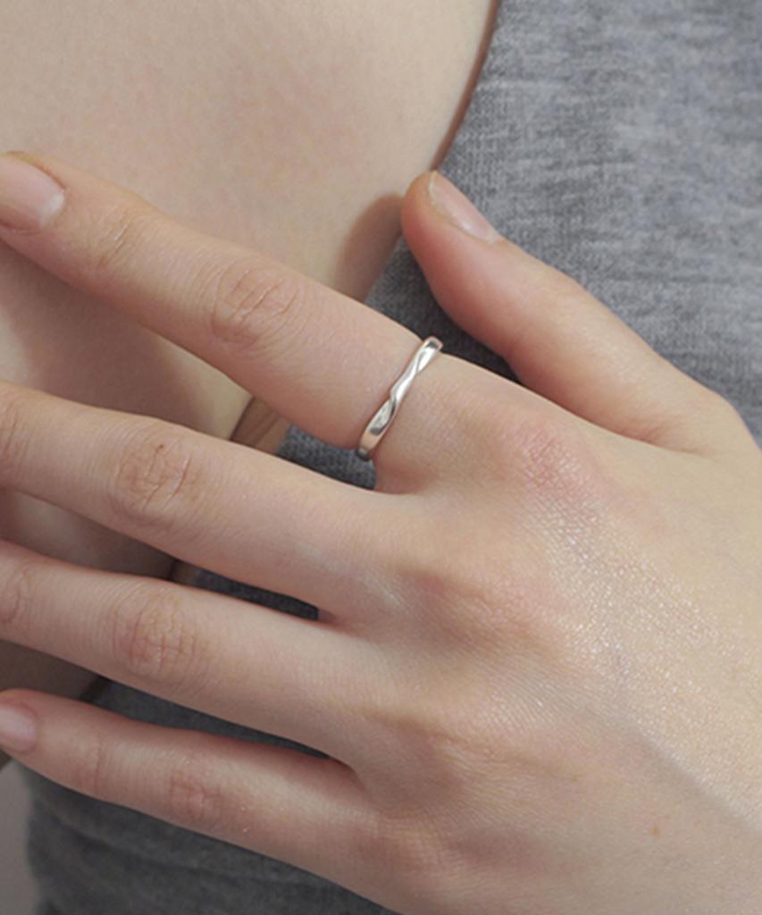 Siega House Twist Ring 01 (Glossy)