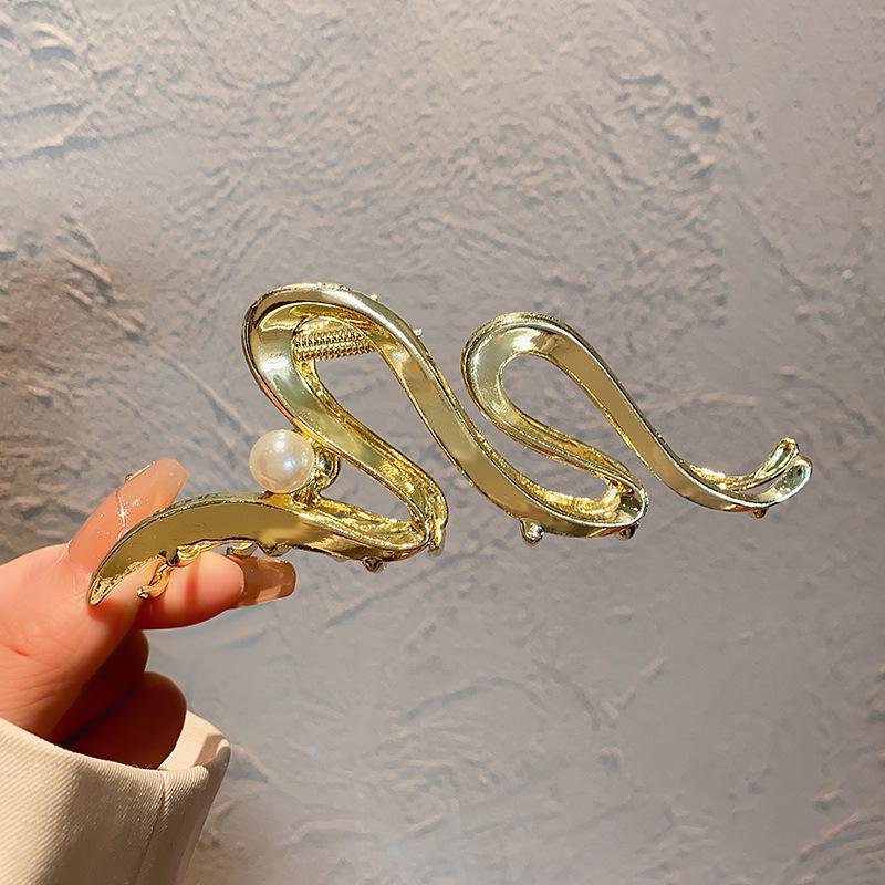 

Модная металлическая заколка-акула с жемчугом — большой размер, универсальный аксессуар для волос