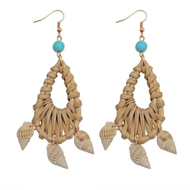 Pendientes de concha marina Zoshi para mujer, color dorado, modernos pendientes colgantes de concha de cauri de metal, joyería de playa de verano.
