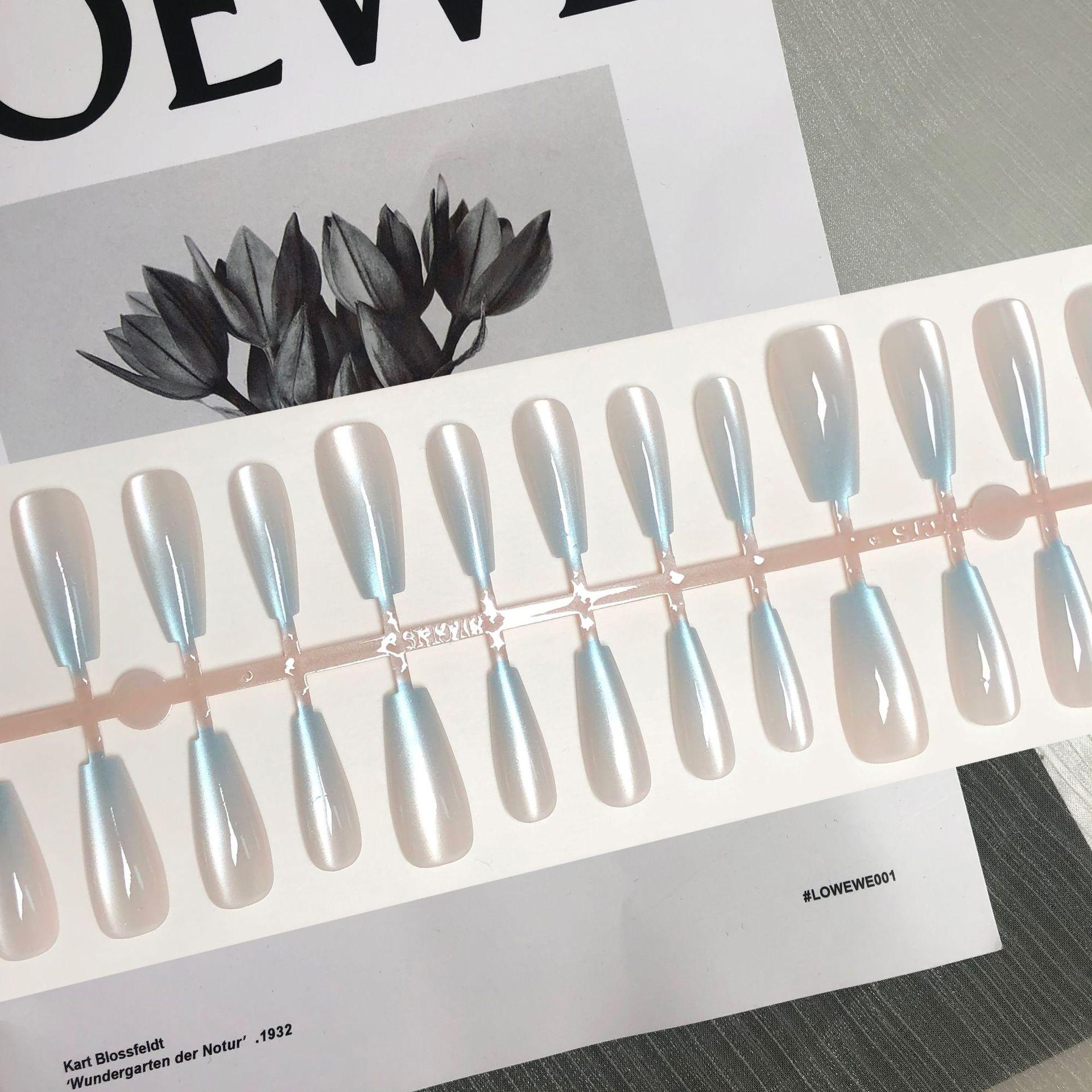 

Лазурные градиентные накладные ногти «кошачий глаз»: Полоски средней длины холодных оттенков [30 шт.] Model S: Azure Gradient Cat Eye [All Size S]