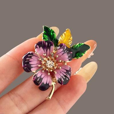 Pink-purple Flower Brooch for Women, High-end and Luxurious Collarless Dress Accessory, High-end Pearl Brooch Pin