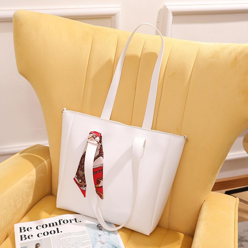 Simple shoulder women's bag, new spring and summer fashion casual shoulder bag, simple underarm tote bag, one generation
