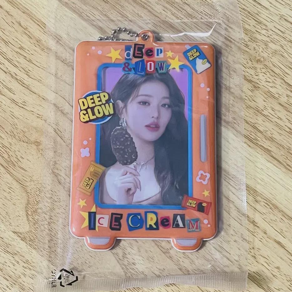 

IVE Набор фотокарточек Wonyoung Deep & Low из 4 штук