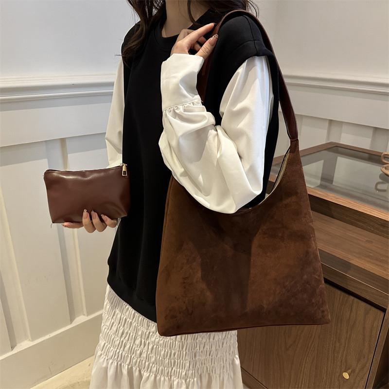 Stylish Large Capacity Tote Bag For Women With Minimalist Design Perfect For Daily Use