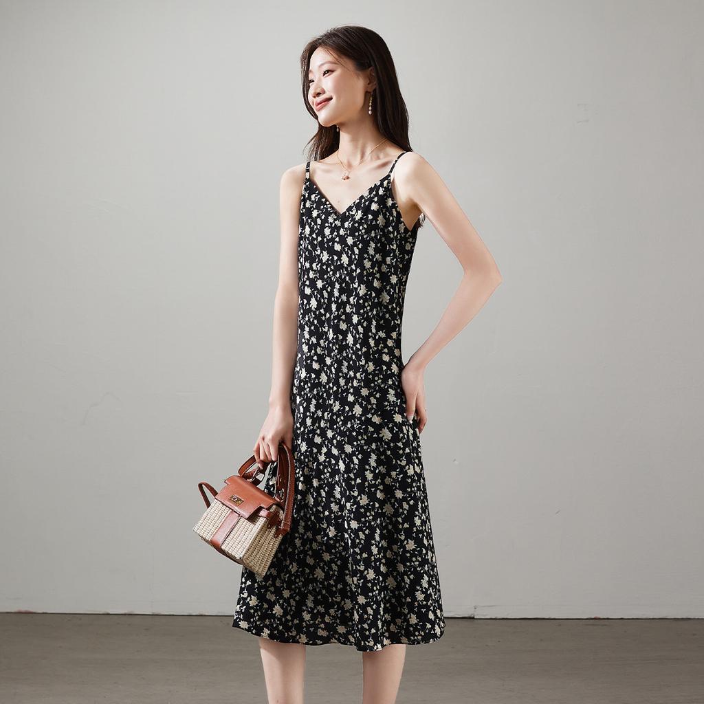 Fashion Printed Camisole Dress 2026 Spring Fashion Versatile Slimming Mid Length Dress