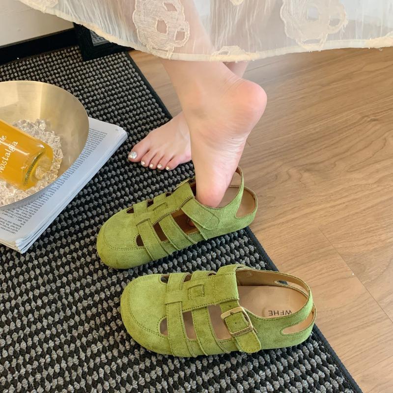 

Thick-bottomed women s baotou half slippers summer wear new versatile hole sandals 40