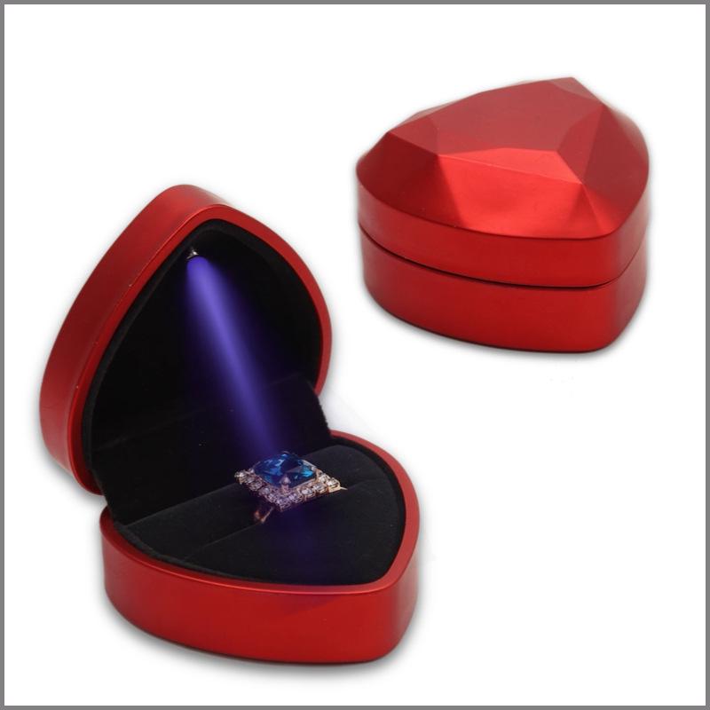 Heart-Shaped Light-Up Jewelry Box: High-End Engagement Ring & Luminous Necklace Display Case
