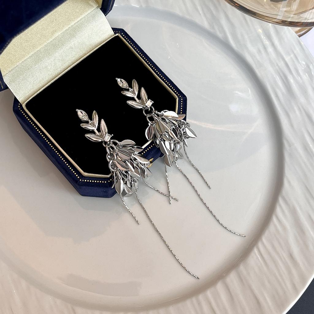Silver Needle European and American Style Personalized Long Fringed Earrings Retro Metal Wheat Ear Leaf Earrings Premium Light Luxury Earrings