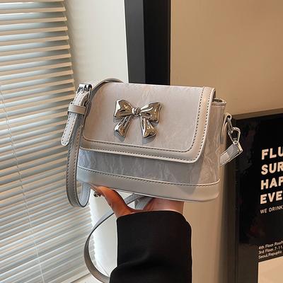 Korean Version of Fashion Women's Bag 2025 New Simple Bucket Bag Versatile Butterfly Small Square Bag High-end Niche Messenger Bag