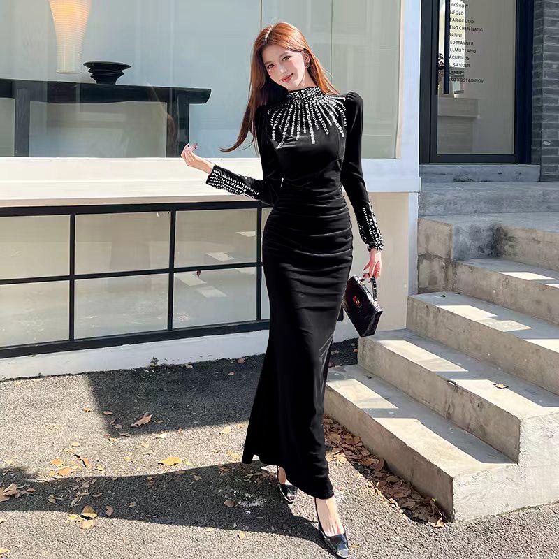 Autumn 2025 Gold Velvet Bodycon Dress with Hot Drill Design