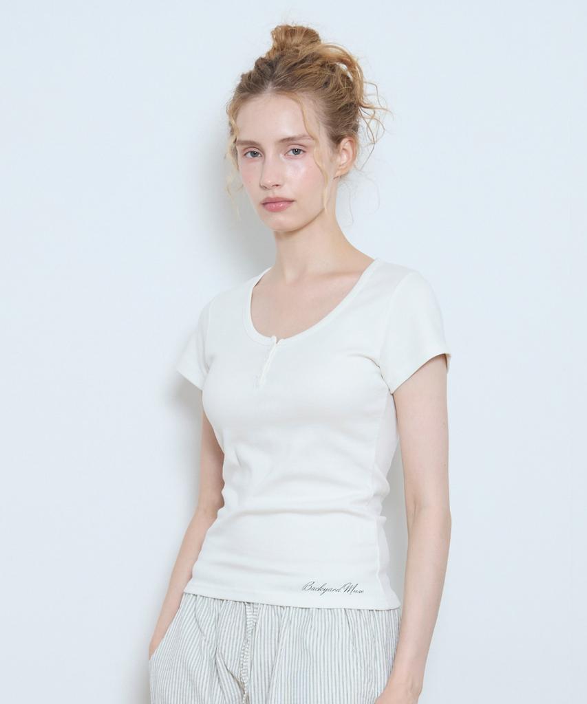 BAEGYADEUMYUJEU Muse Henley Neck T-Shirt (White)