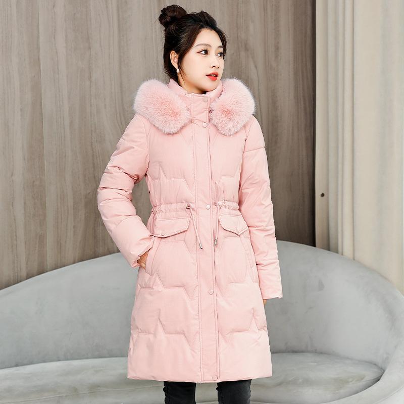 Mittellange und lange, eng anliegende, mit Baumwolle gefütterte Kleidung mit großem Pelzkragen, neue dünne und warme, mit Baumwolle gefütterte Kleidung und eng anliegende Mäntel im ausländischen Stil.