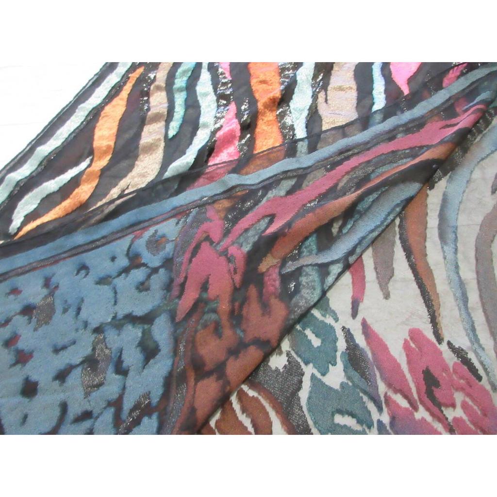 Used Beautiful condition, free shipping, WAKO, black, flocky print pattern, silk blend, large scarf (Made in France, black, silk, gorgeous, ceremony,