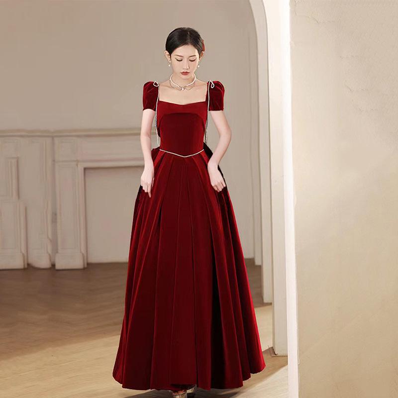 Weinrot Samt Toasting Kleid: Prinzessin 2026 Langarm Verlobungskleid der Braut