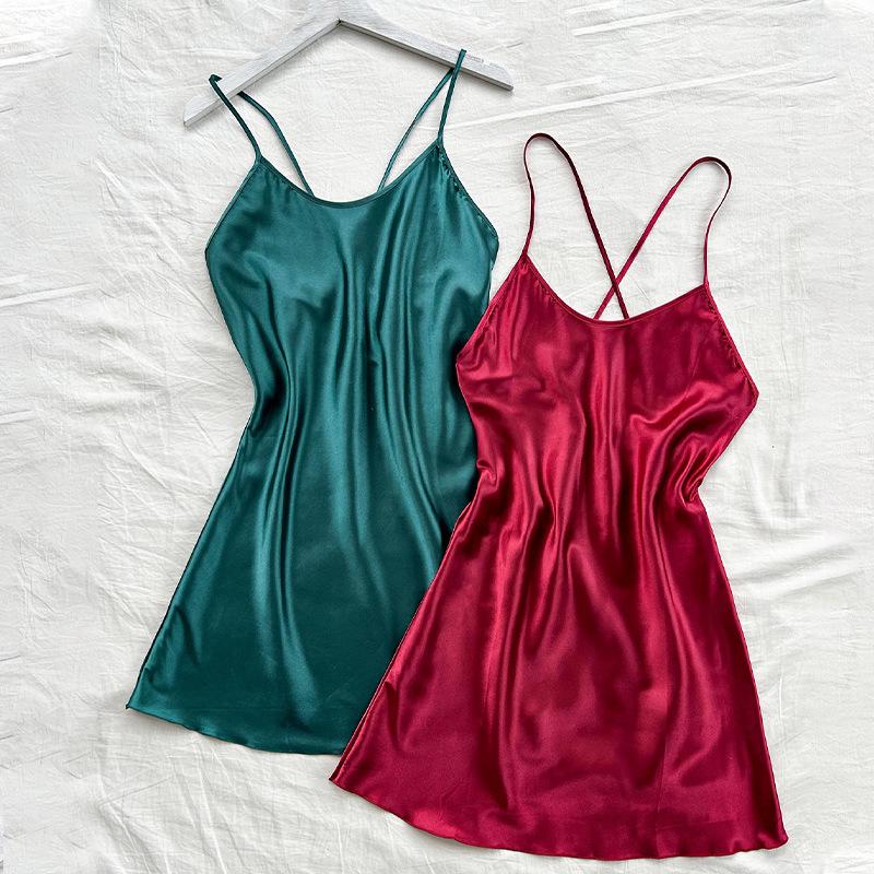 Robe de nuit sexy à fines bretelles en soie glacée: Pyjama d'été décontracté style européen et américain