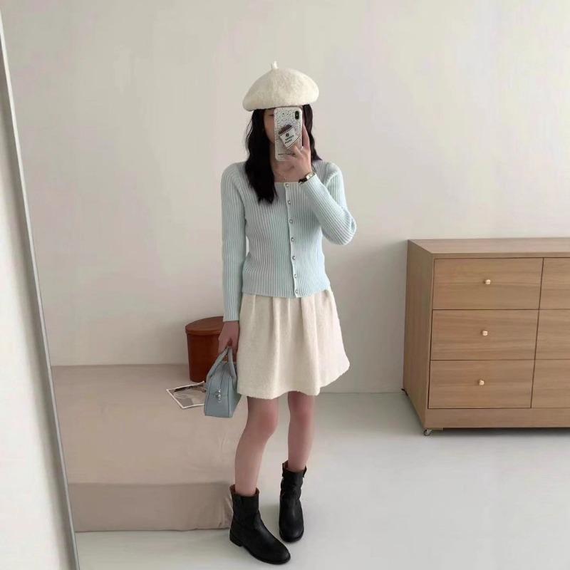 Design Sense Square Neck Pit Strip Long Sleeve Knitted Sweater Button Cardigan Age Reducing Small Jacket Women