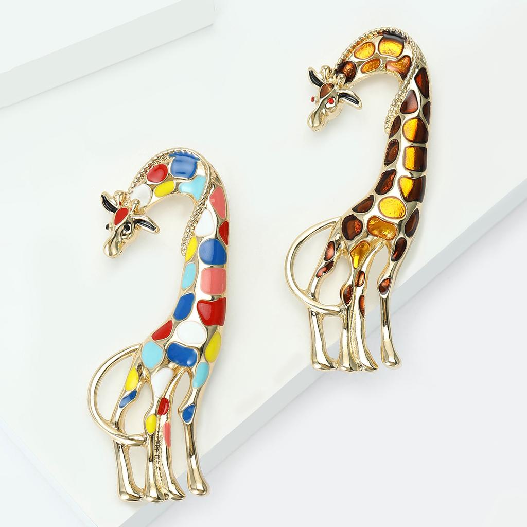 Stylish Enamel Giraffe Brooches for Women Unisex Animal Pins Friend Event Party New Gifts Jewelry Decoration Accessories