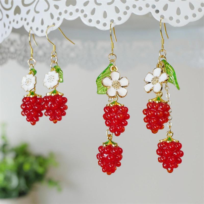 Encantadores Pendientes Pequeños de Frambuesa para Mujer Hojas Verdes Flor Blanca Fruta de Baya Roja Pendientes Joyería de Verano para Niña Dulce Regalo