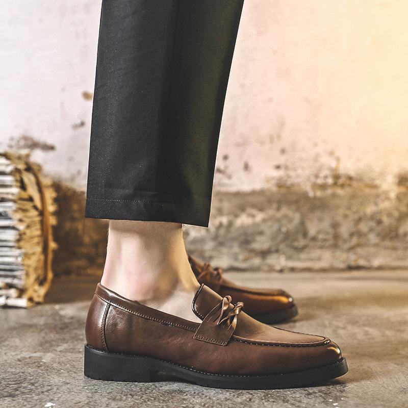 Pánská módní obuv pro volný čas s vysokými botami a obchodní kožené boty.