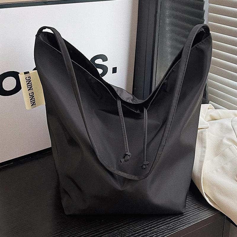 2025 New Lazy Wind Korean Version of High-end Simple Nylon Large-capacity Cloth Bag Casual Versatile Shoulder Tote Bag