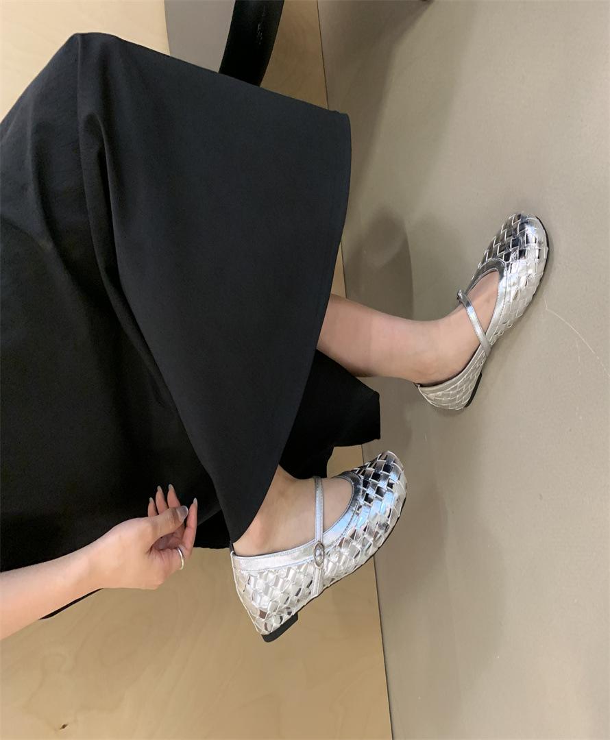 

2025 summer new hand-woven Roman shoes square head shallow mouth soft sole word with flat bottom Mary Jane single shoes women 39 серебряный