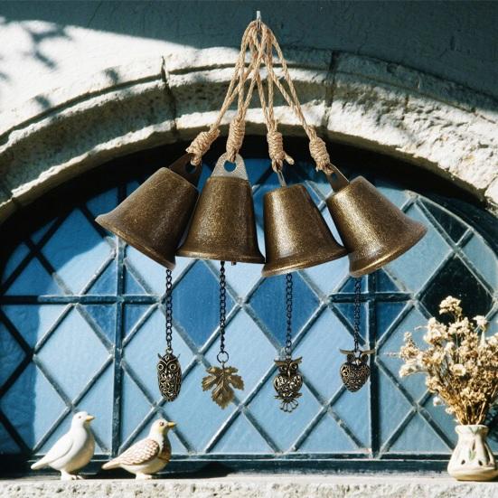 Vintage Hanging Bell Rustic Metal Wind Chime Retro Hanging Wind Bell with Owl or Leaf Pendant for Home Entrance Farmhouse Garden Decoration