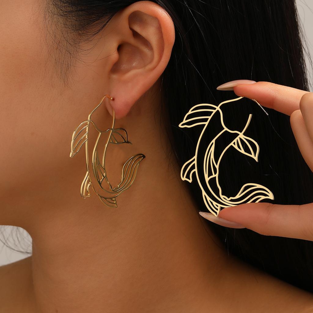 European and American jewelry hot-selling geometric carp earrings, Japanese and Korean ins style simple fashion women's earrings