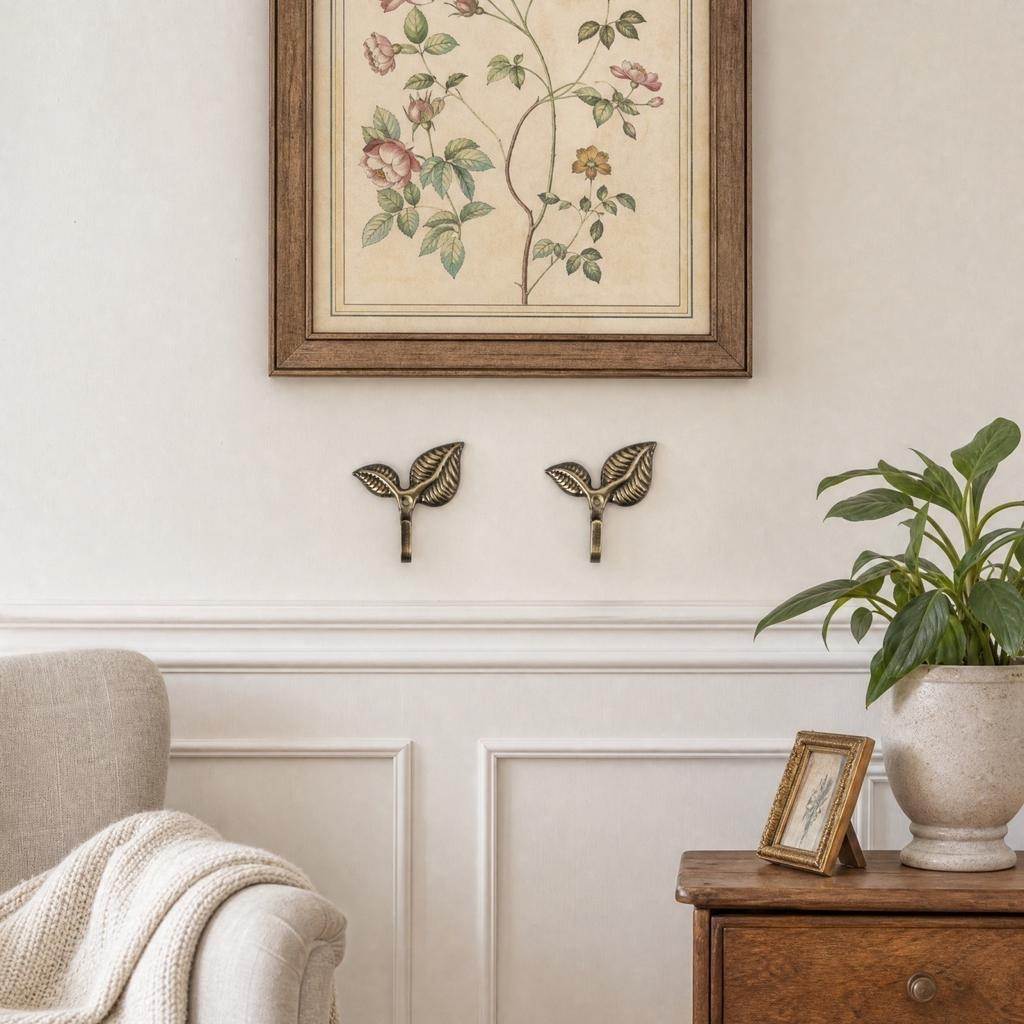 Pack of 2 Leaf Shape Decorative Wall Hooks, Curtain Hooks and Coat Hooks for Home Organization