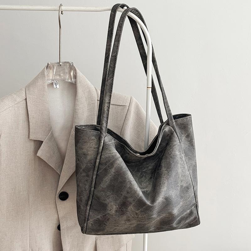 

Retro large-capacity tote bag women s new high-end fashion shoulder bag niche simple commuter bag