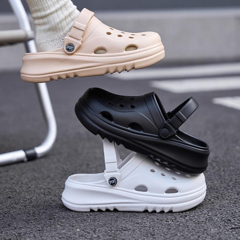 Height-increasing Thick-soled Hole Shoes Ins Fashionable and Versatile Students Are Breathable and Wear Non-slip and Deodorant Bag Head Slippers.
