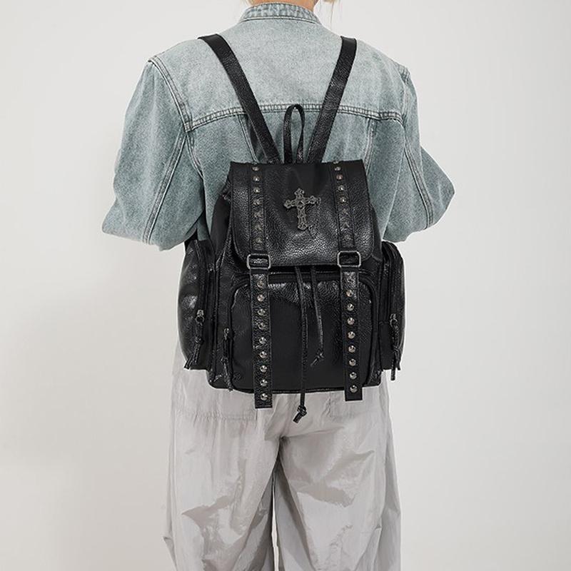 Yogodlns Nieten Rucksack Damen Gothic Punk PU Leder Schultertasche Damen Vintage Rucksäcke College Große Kapazität Schultasche