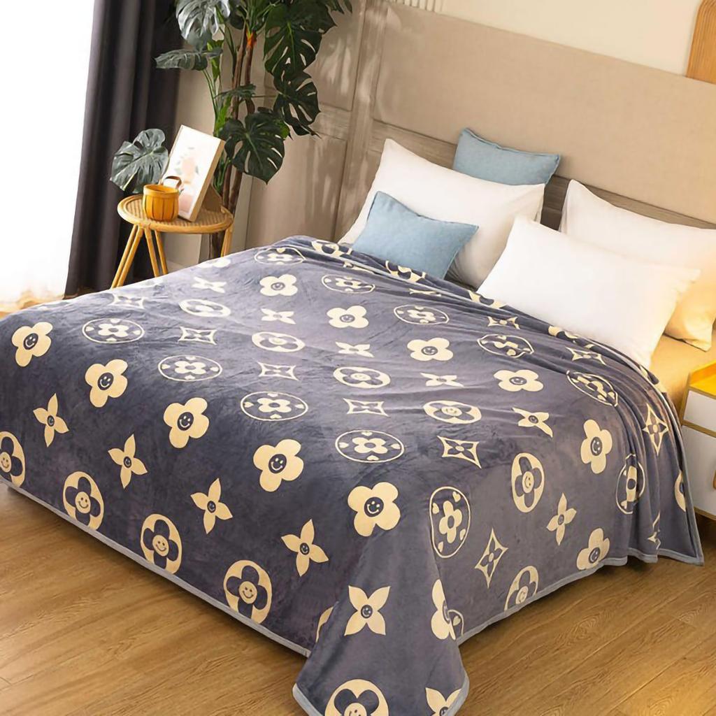 Throw Blanket Cartoon Pattern Thickened Air Conditioning Blanket for Home Bedroom Office Travel Fashion Brand 150x200cm