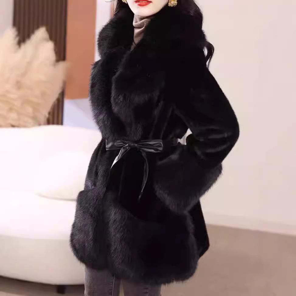 2024 Women's Real Mink and Fox Fur Winter Coat: Simple and Fashionable High-End Design