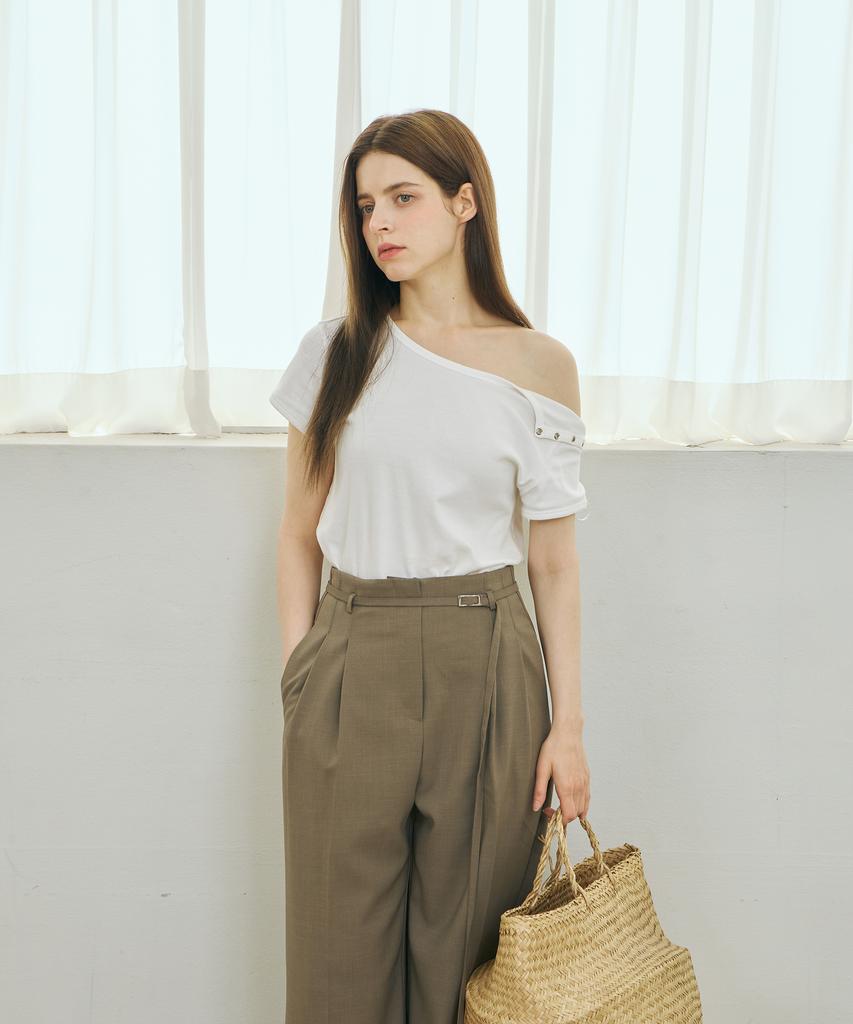 Yuseuteule Slit T-Shirt (White)