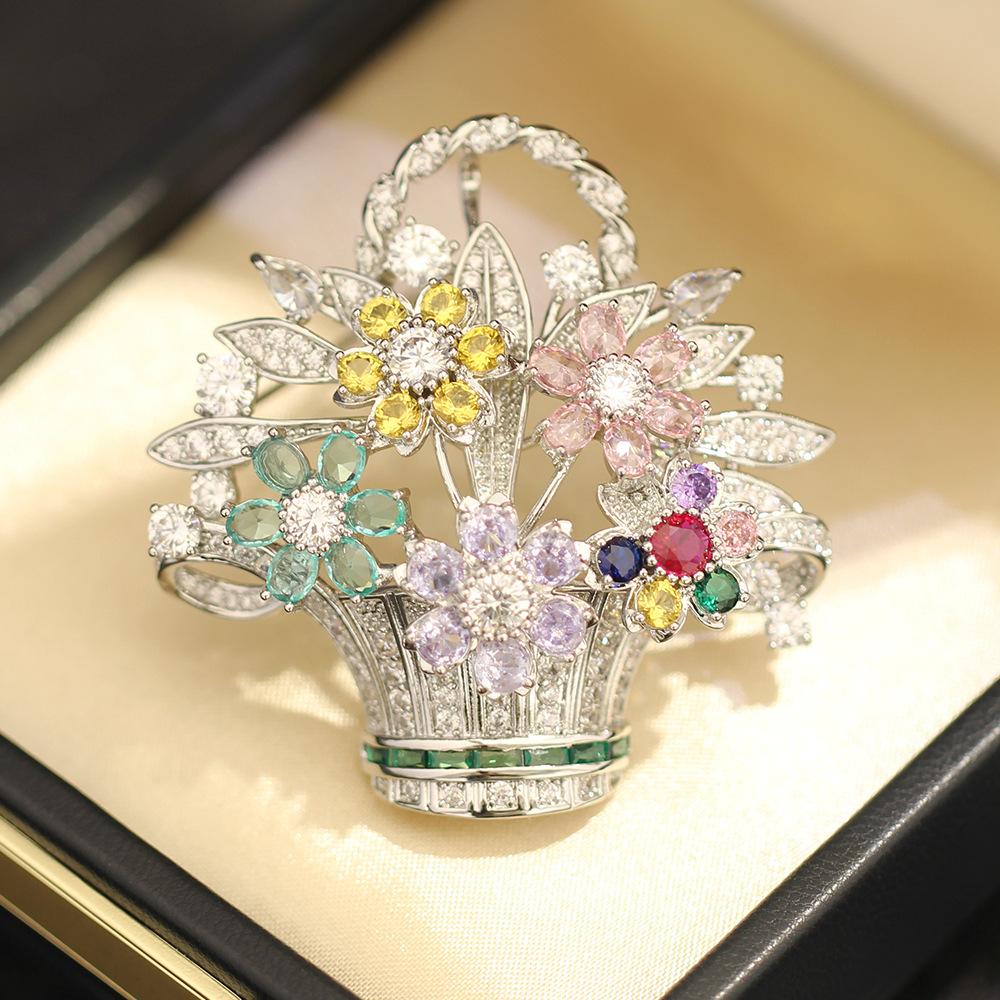 High-end French stone-inlaid color flower basket brooch flower cluster high-end light luxury flower pin accessories women's models