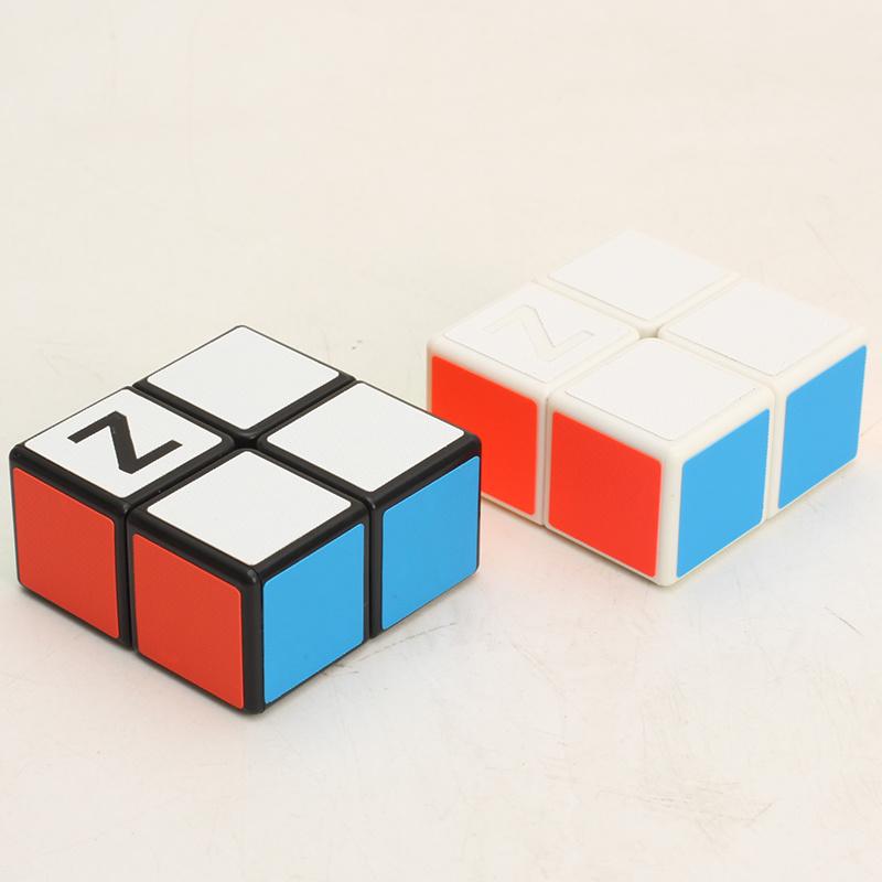 Version Mini ZCUBE 1x2x2 Speed Cube Professional Magic Triangle Shape Twist Educational Kid Toys Christmas Gift