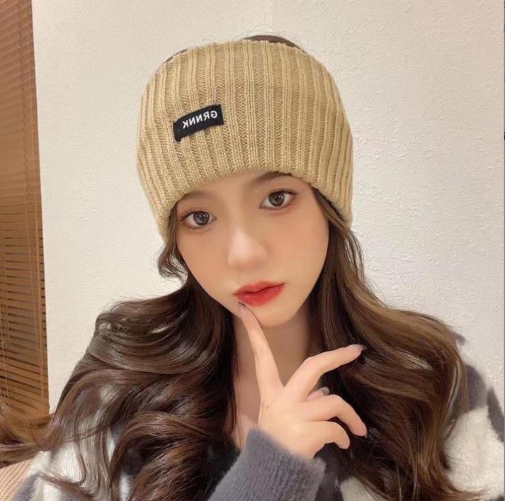 

Женская черная шерстяная спортивная повязка на голову и шапка-бандана Осень/Зима 2025