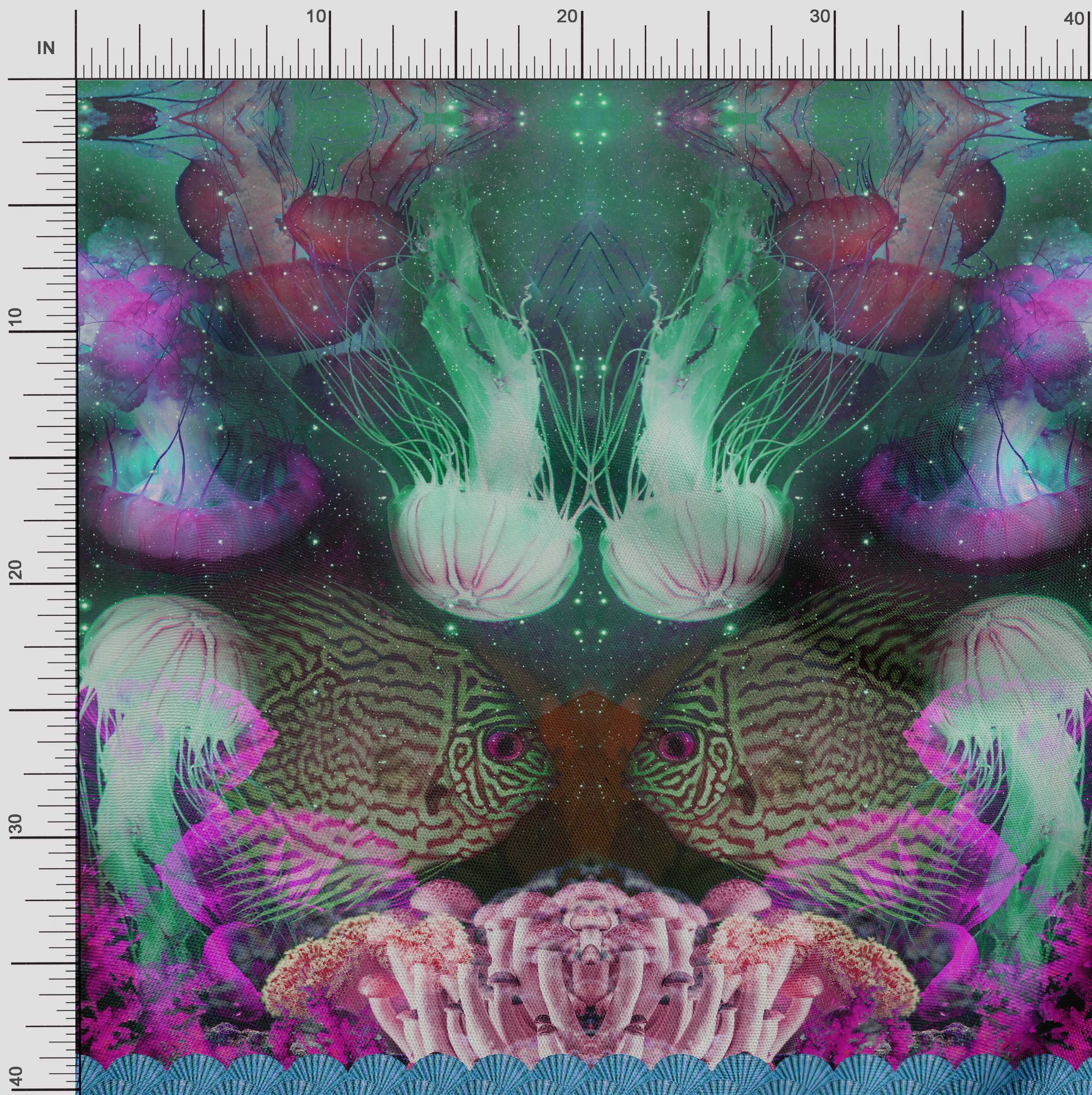 

Японська креп-сатин Soimoi Тканина з принтом «Риба-клоун і черепашка» 1 метр 42 дюйма 42 Inch Wide - Poly Crepe рожевий