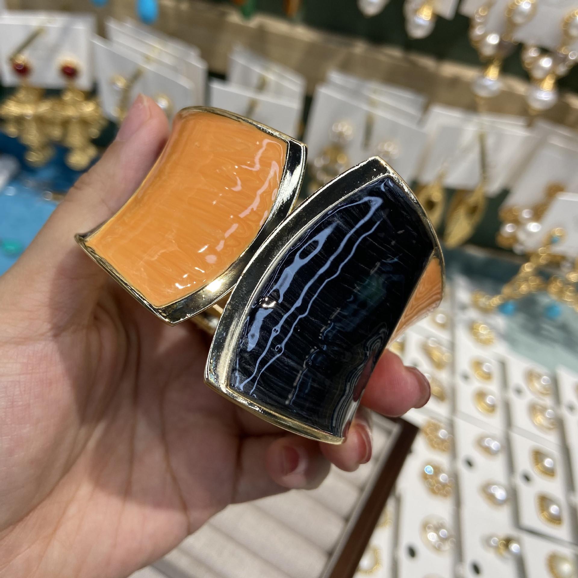 

25 мм широкая версия Seiko эмалированный цветной браслет трендовый браслет с высоким чувством медное покрытие настоящее золото ювелирные изделия мода