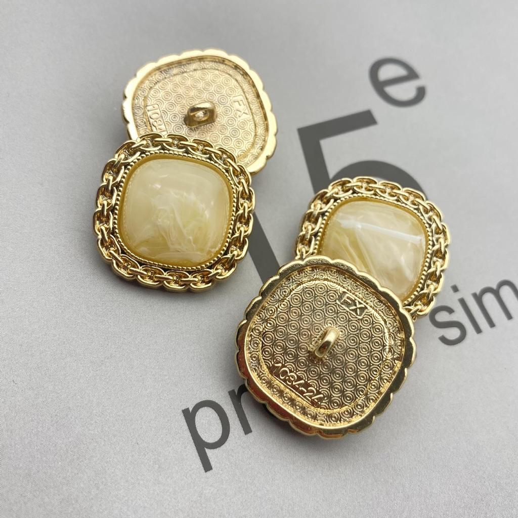 5 Stück 5 Stück Xiaoxiangfeng Handgemacht DIY Perlglanzfarbe Hanfseil Kantenkette Harz Metall Kombination Schnalle Dekorative Accessoires Kleidungsknöpfe