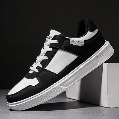 Modische weiße Sneaker für Herren Leichtgewichtige Sportliche Freizeitschuhe zum Laufen für Teenager Vielseitige kleine Skateboard-Schuhe Damen