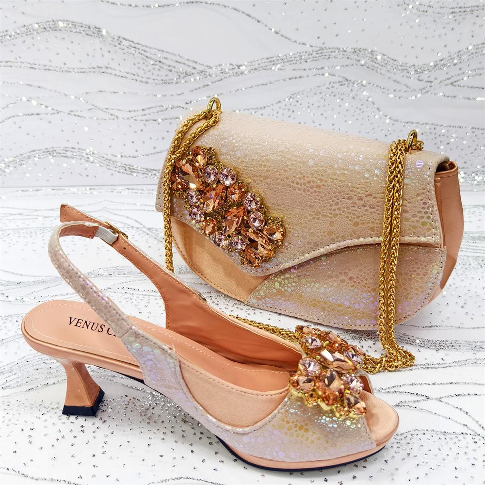 

Cross-Border Sandal and Bag Set: Mid-Heel Peep-Toe Shoes with Rhinestone Floral Design and Matching Clutch. 38 персиковий