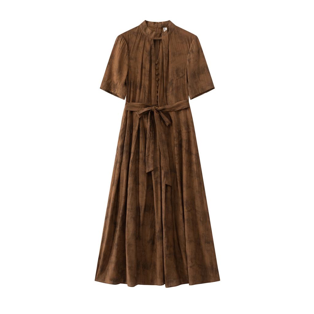 Retro style and waist cinching women's dress, slimming and high waisted, with a lightweight and versatile A-line skirt for ladies