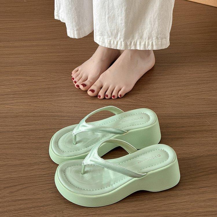 

The small person increases the height of the seaside vacation toe flip-flops thick-bottomed summer muffin slope heel and wears beach women s cool 35