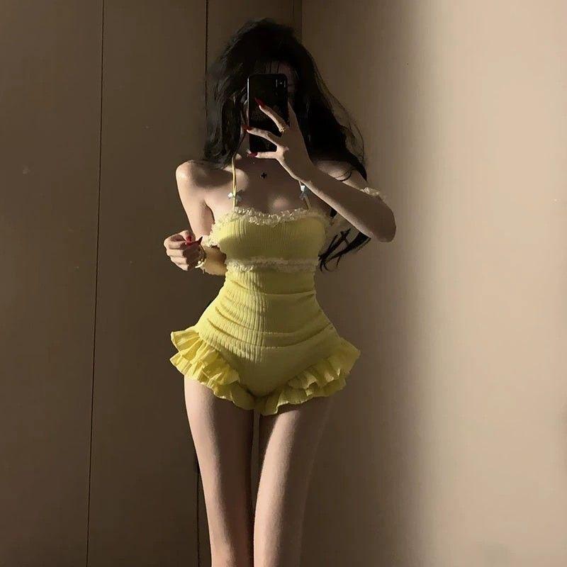 Han ins one-piece swimsuit is pure desire, sexy, conservative, covering the belly and showing thinness, students have small breasts, and summer is