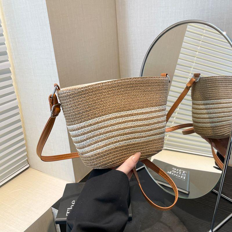 

Best Selling Bag Women s Spring/Summer 2025 New Arrival Easiest for Match Crossbody Bag Woven Straw Bag Fancy Seaside Beach Bag Brown