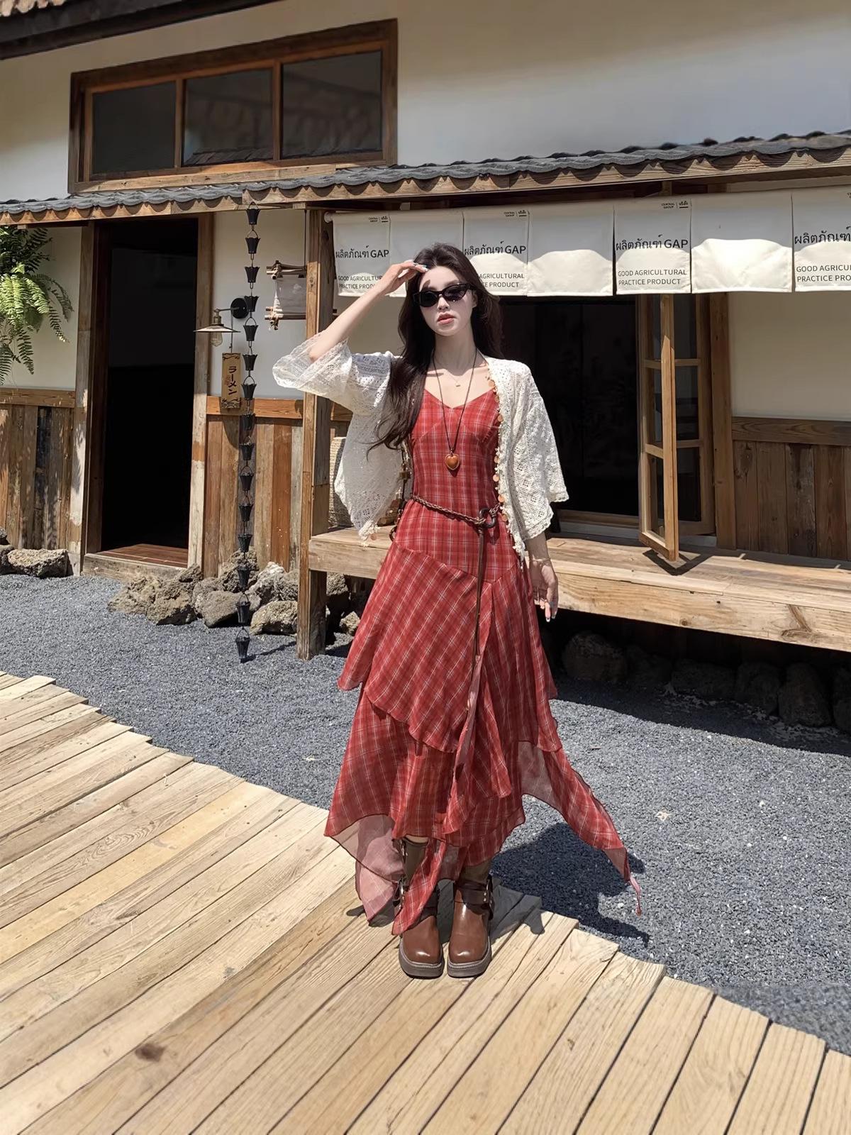 

French Resort Style Red Plaid Two-Piece Dress with Camisole Cardigan L