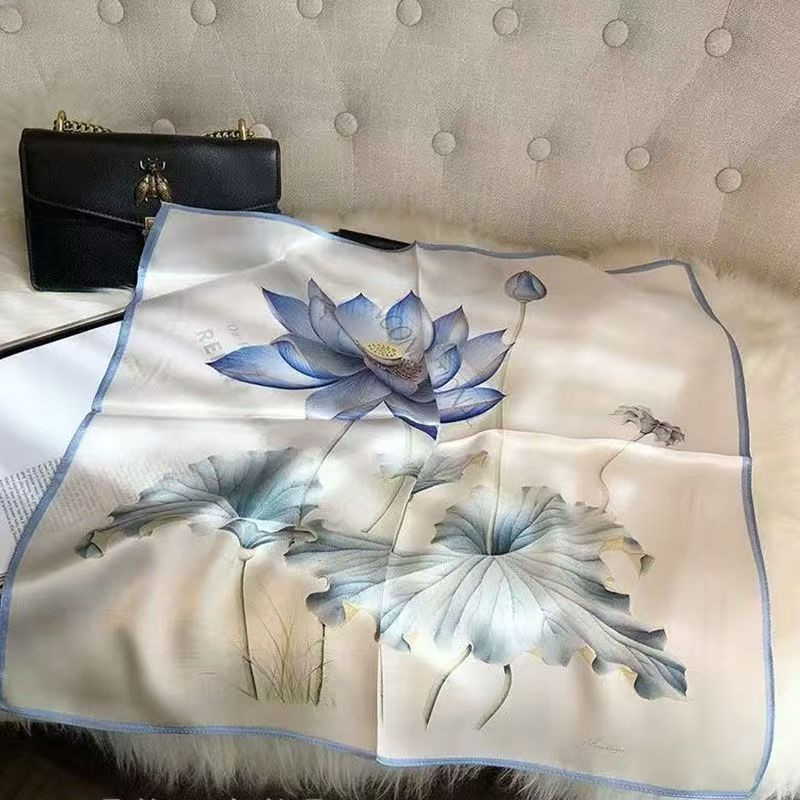 Foulard Quadrato in Seta Stampa Moda Lusso 70*70Cm Fascia Morbida in Raso per Capelli Foulard Cravatta Fascia per Capelli Femminile Foulard Nastro per Borsa