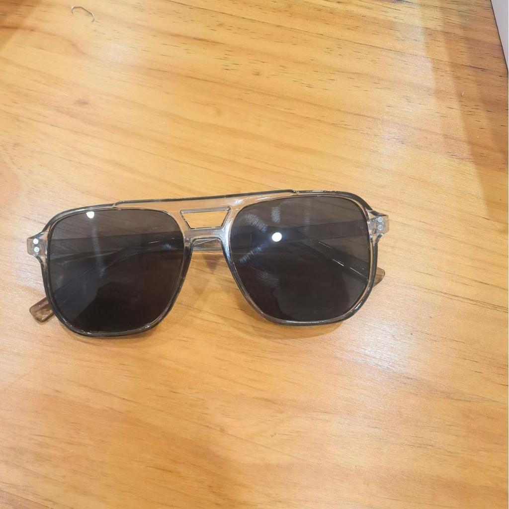 Retro Double-Bridge Sunglasses with Large Ocean Lenses - Fashionable and Simple Design