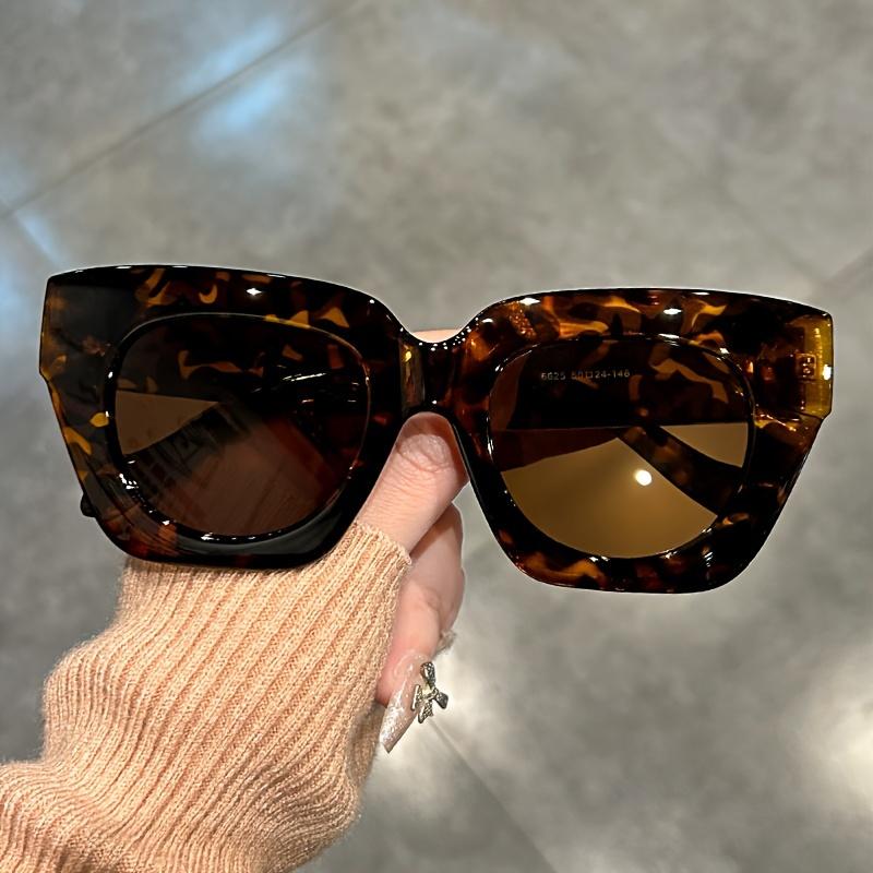 

Шикарні Градієнтні Сонцезахисні Окуляри «Котяче Око» для Жінок - Модні Антиблікові Сонцезахисні Окуляри з Дизайном Колор-БлокПляж і Вечірка